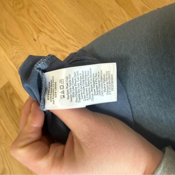 Everlane Men's premium weight relax crew tee - Picture 4 of 5